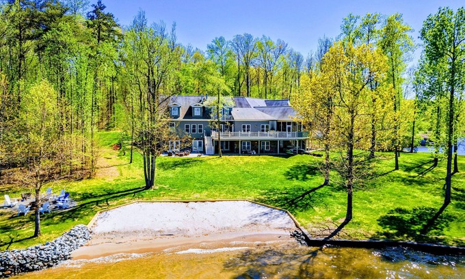 Bumpass House | Exceptional 8BR Lakefront Retreat with Hot Tub & Dock