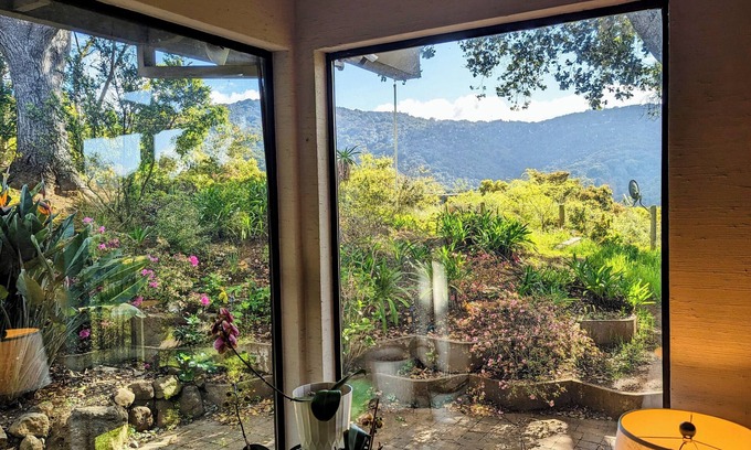 Los Altos Hills House | Spacious House with Scenic Views, Hot Tub & Pet-Friendly Fun