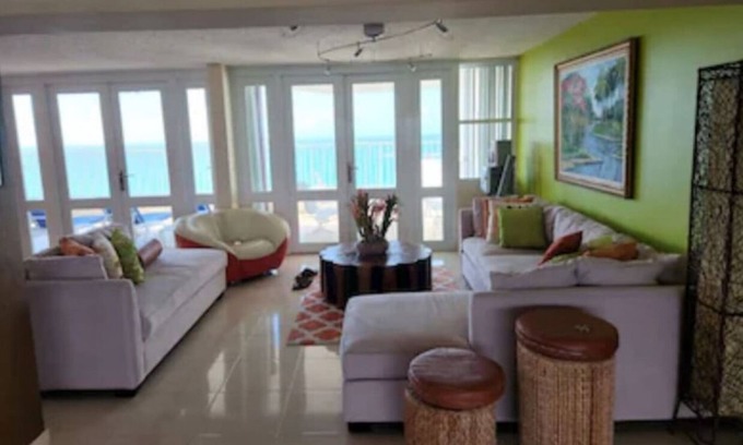 Isla Verde Apartment | Beach Front Penthouse with Spa & Ocean View - Rated 10/10