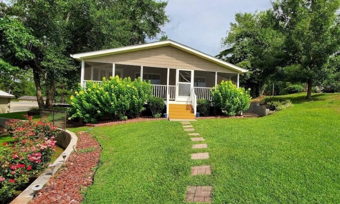 Jacksons' Gap House | Point Windy Cottage: Ocean View, Pet Friendly & Firepit