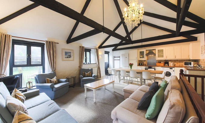 Newquay Cottage | Spacious Converted Mill with Hot Tubs & Dog-Friendly Perks