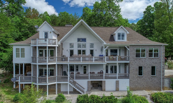 La Follette House | Idyllic Retreat with Dock, Tiki Bar & En Suite Comforts