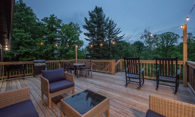 Mount Saint Joseph House | Spacious Retreat with Deck, Grill & Game Room for Stays