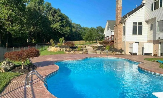 Changewater House | Ideal Family Retreat with Pool, Spa & Fun Activities