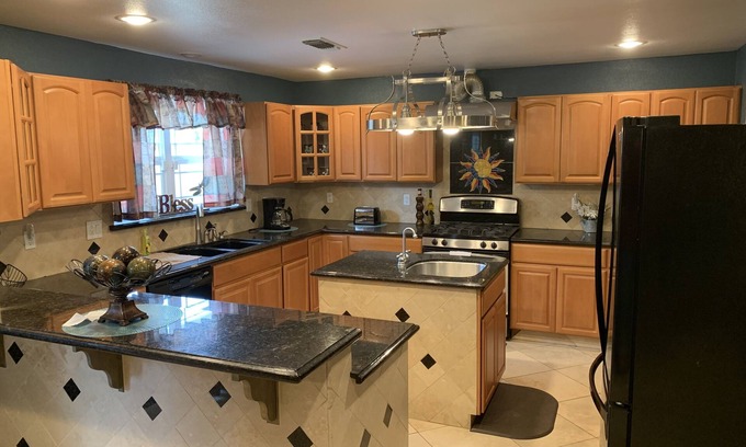 Clovis House | Spacious Family Home with Hot Tub & Spa - Sleeps 13-18