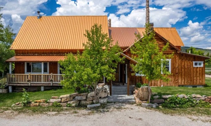 Bloomington House | Spacious Home by Bear Lake with Hot Tub & Pool Access