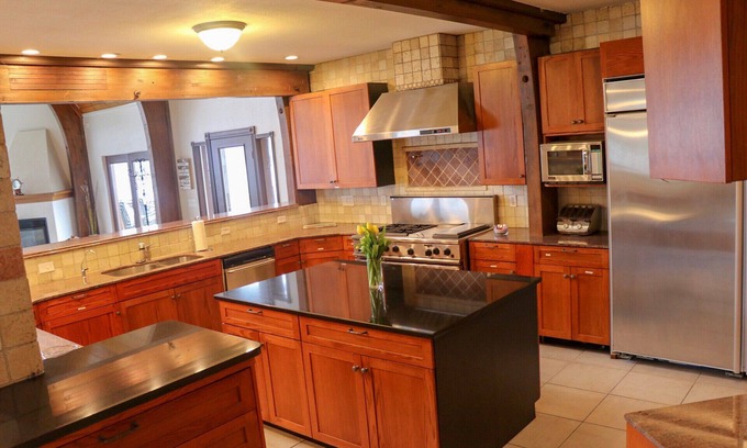 Auburn House | Elegant Lakefront A-frame on Owasco with 4 King Bedrooms