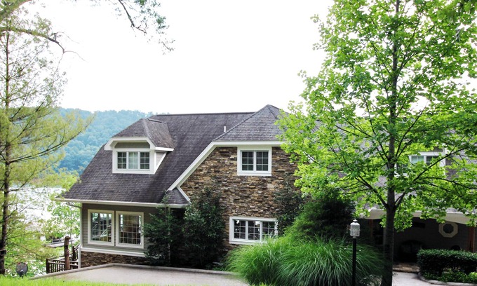 La Follette Cabin | Premier Lakeside Lodge with Scenic Views and Dock Access