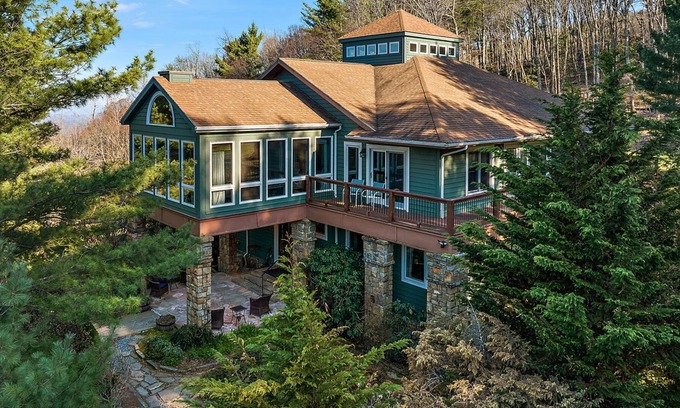 Boone Cabin | Inviting Lodge Near Blue Ridge Parkway with Pool & Spa