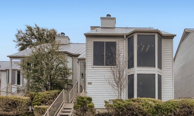 Lakeway House | Elegant Townhome Near Tennis with Pool & Breakfast in Lakeway