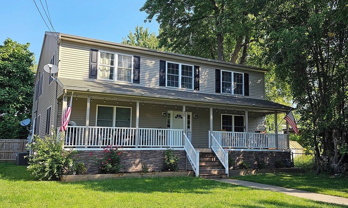 Tonawanda House | Modern Home in the Heart of Buffalo & Niagara Falls