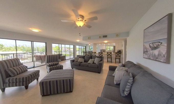 Ocean Isle Estates House | Captivating Oceanfront Retreat with Dock Space & Spa