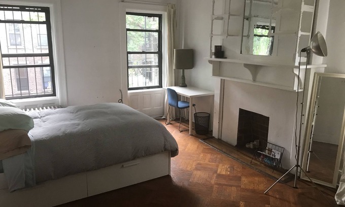 Fort Greene Apartment | Spacious One Bedroom Apt in Fort Greene with Breakfast