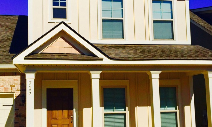 Evans House | Prime Location 5-Star Home with Family-Friendly Amenities