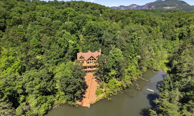 Lake Lure Cabin | Scenic Cabin by the Lake with Pool & Spa Amenities
