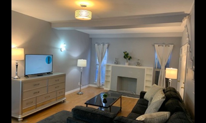 Pico - Robertson Apartment | Spacious Studio with Kitchen and Parking Near Pico & Robertson