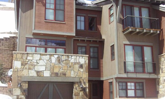 Crested Butte Villa | Spacious 4-Bedroom Townhome Steps from Elevators