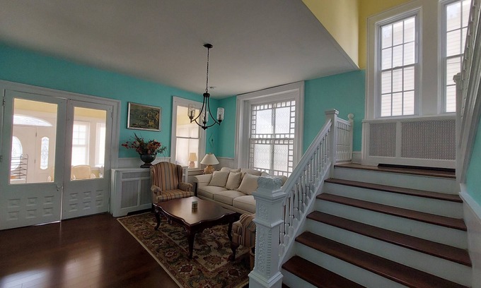 Ventnor City House | Victorian Haven Steps from Bay and Beach with Ocean Views