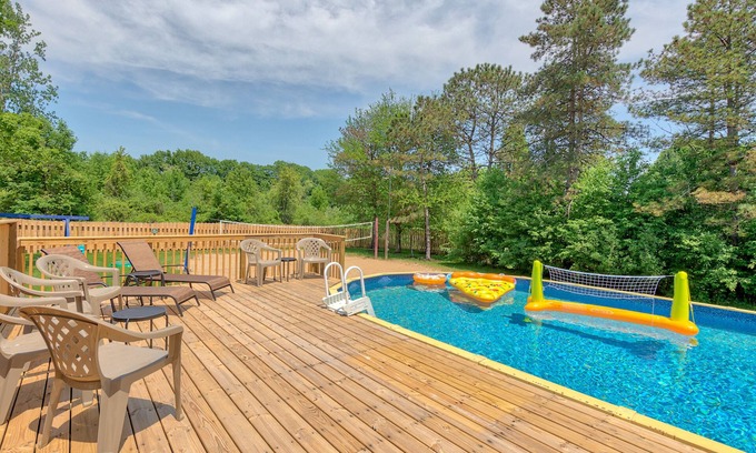 Alto House | Exclusive Retreat with Playground, Heated Pool & Hot Tub