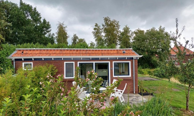 Municipality of Weststellingwerf Apartment | Discover Huisjedelinde: A Family-Friendly Retreat