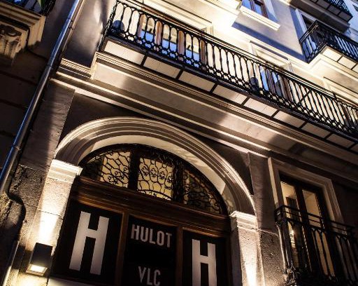 La Xerea House | Beautiful Hulot B&B Valencia with Oceanfront Views