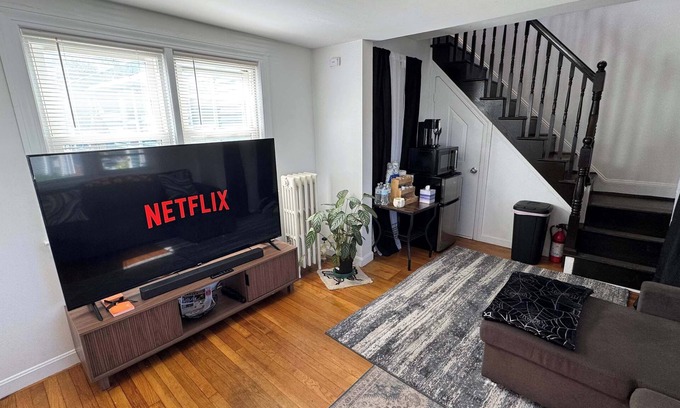 Salem Apartment | Humble 2BR Getaway Near Downtown Salem