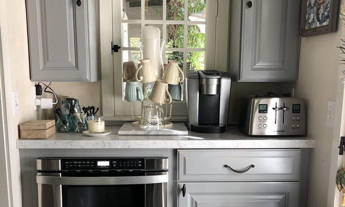 Coast Village House | Hummingbird Cottage Montecito: Ocean View and Spa Retreat