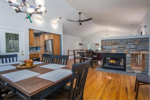 Brevard House | Serene Hummingbird Hideaway with Pool in Connestee Falls