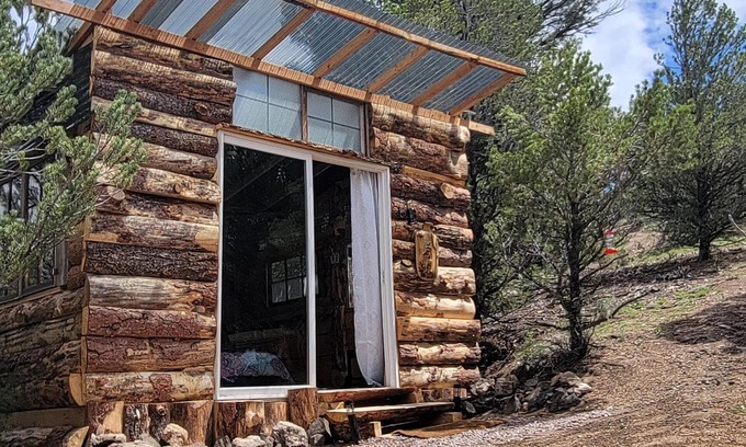 Canon City Apartment | Hummingbird Hideaway: A Tranquil Escape in Nature