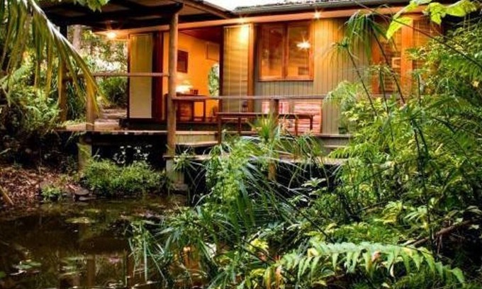 Hunchy Bed & Breakfast | Experience Hunchy Hideaway: Rated 9.6/10 with Spa & Dining