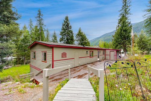 Whitefish House | Tranquil Escape at Hungry Horse Hideout - Upper Level