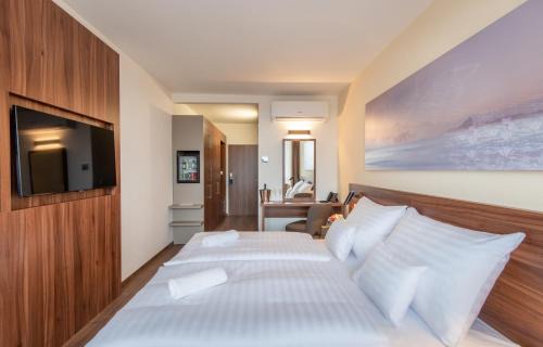 Heviz Hotel | Relax at Hunguest Hotel Panoráma: 4-Star Comfort Awaits