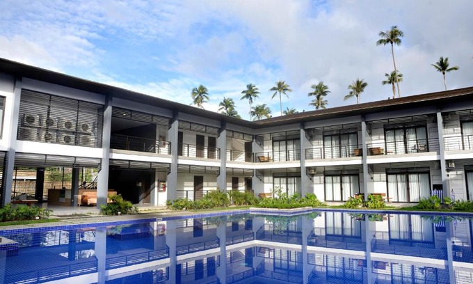 El Nido Hotel | Huni Lio: Oceanfront Retreat with Pool & High Ratings
