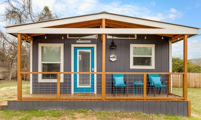 New Braunfels Ski Chalet | Idyllic Hunka Hunka Cabin with River Access & Pool