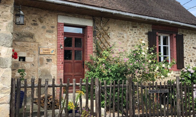 Ladignac le Long Apartment | Relax at Hunnyfields Hamlets Retreat with Ocean Views
