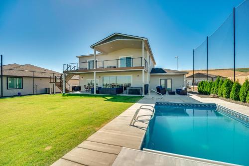 Moses Lake House | Inviting Potholes State Park Retreat with Private Hot Tub