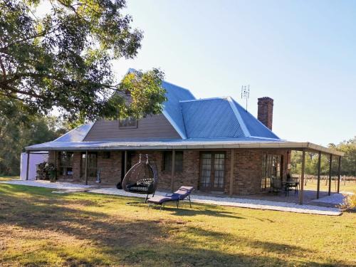 Pokolbin Ski Chalet | Cozy Hunter Habit Cottages: Pet-Friendly & Family Ready