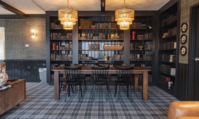 Hunter Hotel | Discover Hunter Lodge: Rated 9.4 with Pool & Dining