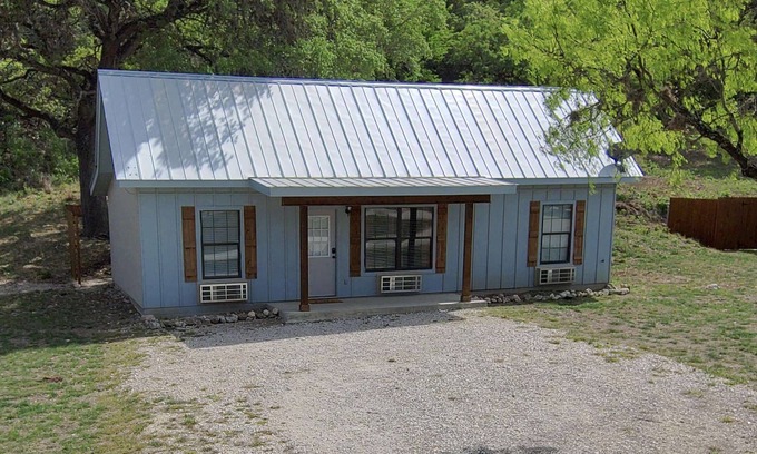 Concan Cabin | Unforgettable Stay at Hunter's Ridge Cabins - Rated 9.8