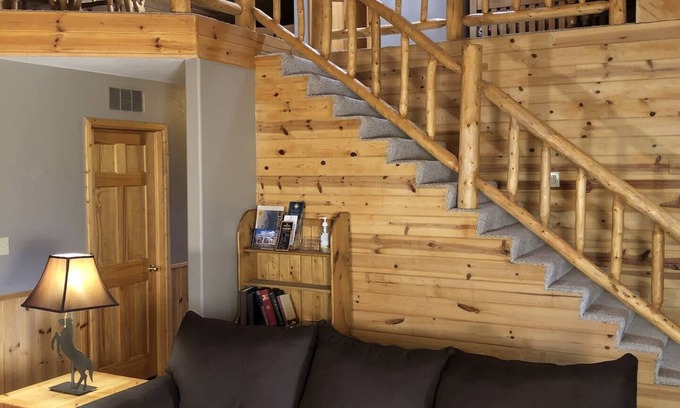 Westcliffe Cabin | Ideal Lodge for Families with Dual Kitchens & Spa Amenities