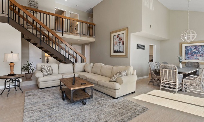 Huntington Beach House | Huntington Hideout | Gourmet Kitchen, Poolside Oasis, Hot Tub | Mins to Beach