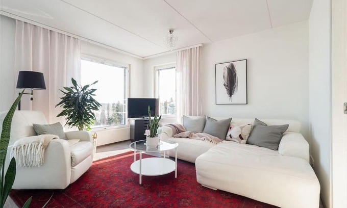Jyvaskyla Apartment | Scenic Apartment with Lake Views in Palokka - 4 Stars