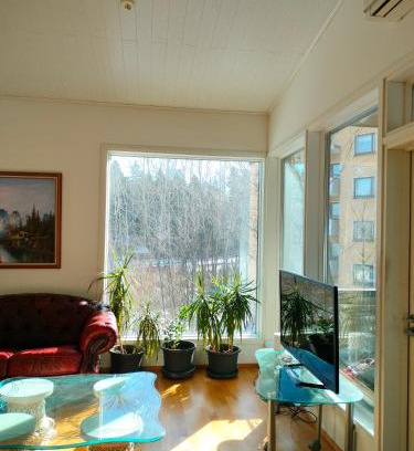 Espoo Centre Apartment | Huoneisto terassilla & parvekkeella