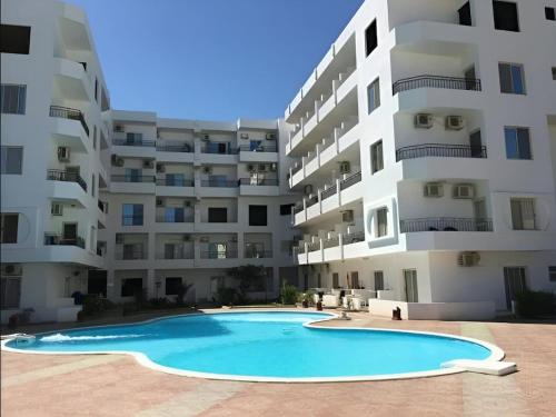 Al Mamsha El Seyahi Apartment | Hurghada Promenade Spacious 1-Bedroom Apartment in Makramia Compound
