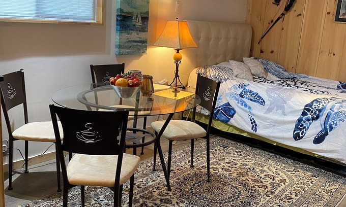 Ashfield-Colborne-Wawanosh Cottage | Huron Lakefront Cottage Charming 8 bedrms 4bths 18+guests 8car/Hotub/pets .