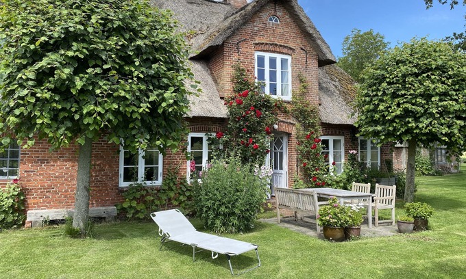 Augustenkoog Other | Relaxing Retreat Under Thatch near St. Peter-Ording