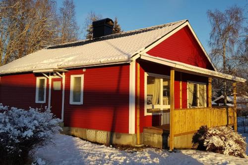 Fredriksberg Villa | Cozy Retreat Near Lake and Säfsen Resort – Guest Rated 9/10