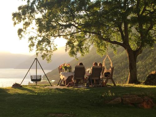 Kinsarvik House | Discover Huse Gjestegard: Family-Friendly with Great Ratings
