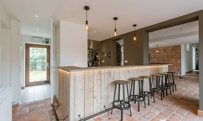 Bellegem House | Welcoming Roger's Farm: Family-Friendly with Kitchen Access