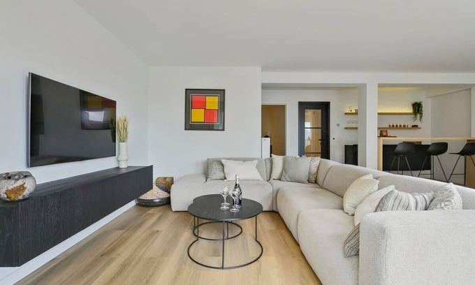 Knokke Apartment | Modern Apartment with Terrace, Parking & Ocean View